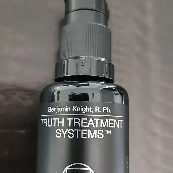 TRUTH TREATMENT SYSTEMS AHA Energizing Mineral Exfoliator 1 oz